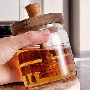 Pot à miel en verre avec couvercle en bois et cuillère distributrice : Rangement rustique pour la cuisine - Product Image 6