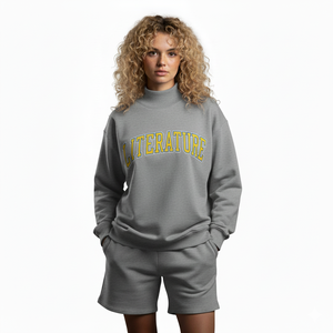 Conjunto de Dos Piezas de Invierno para Mujer, Cuello Alto, Shorts, Diseño Moderno y Armonizado - Product Image 1