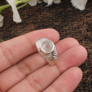 Bague en argent sterling 925 avec pierre de lune blanche naturelle sertie clos, bijou fait main pour femme, pierre de naissance de juin, idéale pour les fêtes - Product Image 4