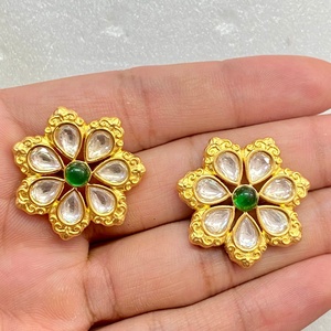 Pendientes de Flor Kundan Polki Chapados en Oro de 22K, Joyería Tradicional India para Novias, Regalo para Mujeres - Product Image 1