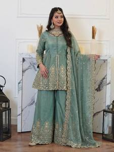 Ensemble Lehenga de mariage indien en soie verte élégante avec broderie dorée et dupatta pour femme, coupe ample traditionnelle, longueur au sol - Product Image 2