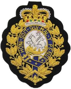 Couronne dorée brodée à la main de haute qualité, motif 3D en relief, badge de luxe pour chapeaux et vêtements - Product Image 5