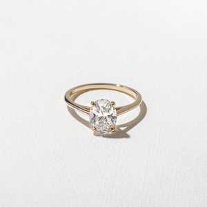 แหวนหมั้นเพชรทรงรี 1.58 กะรัต ทอง 14K แบบสั่งทำพิเศษ เพชรเลี้ยงในห้องปฏิบัติการ ระยิบระยับ ดีไซน์เรียบหรู ราคาโรงงานขายส่ง B2B - Product Image 1