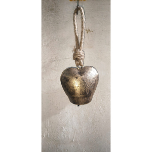Campana de Metal con Acabado Rústico, Forma de Corazón, Hecha a Mano, Acabado Dorado Antiguo, Campana Navideña con Cuerda de Yute para Decoración Rústica - Product Image 4