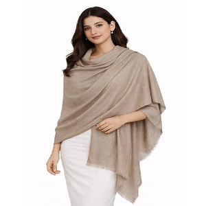 Elegante Pashmina de Cachemira Unisex, Estola Lisa, Suave y Ligera, Color Caqui, Chal de Diseño de Lujo, Perfecto para Ocasiones Festivas - Product Image 1