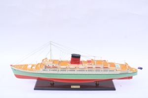 Modèle de paquebot en bois RMS Caronia fait main - Réplique historique à l'échelle du navire de croisière Cunard pour la décoration de la maison ou du bureau - Product Image 2