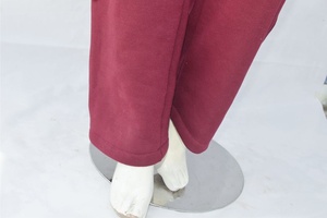 Pantalon cargo pour femme bordeaux, coupe droite, multi-poches, décontracté, en polaire polyester/coton, hiver, personnalisation de marque, OEM, marque privée - Product Image 4