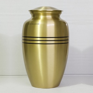 Urnes funéraires en laiton de qualité supérieure pour cendres humaines, Urne ShesUrn en laiton avec bandes motif « Freedom Orbits », Urnes à cendres en laiton artisanales - Product Image 6