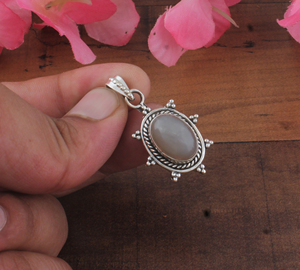 SHREE JAIPUR SILVER Handmade Vintage Oval <b>Grey</b> Black Onyx Gemstone Charms 925 Sterling Silver Plated Granulation Sunburst <b>Frame</b> - Product Image 2