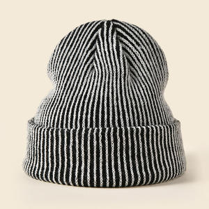 Bonnet unisexe rayé tricoté à la main, cagoule côtelée d'hiver pour adultes, usage décontracté, circonférence de la tête 56-58 cm - Product Image 1