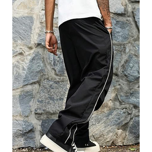 Pantalon de survêtement en nylon violet pour homme, style streetwear hip-hop empilé, avec impression de logo personnalisé, taille mi-haute, coupe ample, fermeture à cordon de serrage - Product Image 4