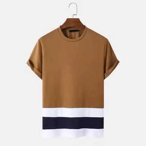Camiseta de Manga Corta para Hombre, Diseño Color Block, Cuello Redondo, Ribete en Contraste, Corte Regular, Tejido de Punto, Estilo Casual, Venta al Por Mayor - Product Image 1