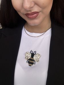 Top sin mangas de algodón tejido con cuello en V para mujer, personalizado OEM de primera calidad, con botones y abalorios, forro suave, transpirable, blusa de verano sin mangas con diseño frontal. - Product Image 6
