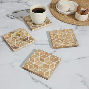 Juego de posavasos de madera de mango y resina de alta calidad de cuatro, protectores de bebidas de mesa con diseño de Chevron clásico - Product Image 2