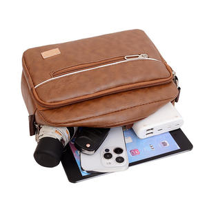 กระเป๋าหนังแท้สะพายข้างทรงมินิมอลสำหรับผู้ชาย ดีไซน์ทันสมัย ทนทาน เหมาะสำหรับใช้งานกลางแจ้ง - Product Image 5