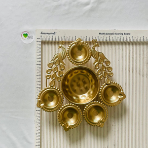 Lámparas de latón tipo diya, también conocidas como pyali deeps o deepaks. - Product Image 2