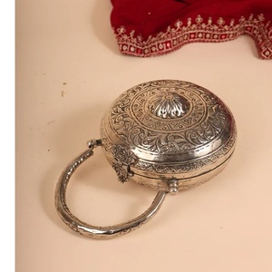 Bolso de Mano Redondo de Metal con Acabado Antiguo, Diseño Artesanal de God Grace Craft, Clutch Hecho a Mano para Bodas, para Mujer - Product Image 4