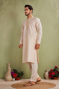Kurta en coton crème pour homme avec bordure dorée, coupe classique, tenue de mariage traditionnelle, style Kurta Inde Pakistan pour homme - Product Image 5