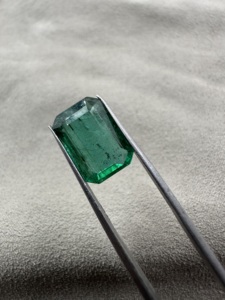 Natürlicher Sambischer 4,94 Karat Smaragd Edelstein Rechteckiger Smaragdschliff Grüner Loser Stein für Schmuckherstellung - Product Image 3