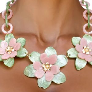 Parure Collier et Boucles d'Oreilles Fleur 3D Marbrée Rose et Verte pour Femme, Bijoux de Mode Élégants, Cadeau de Fête - Product Image 1