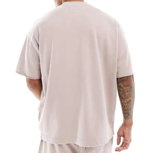 เสื้อยืดคอกลมแขนสั้นทรงโอเวอร์ไซส์ผ้าฝ้ายสีพื้นสำหรับผู้ชายขายดีที่สุด ทรงพอดีตัวแบบลำลอง - Product Image 2