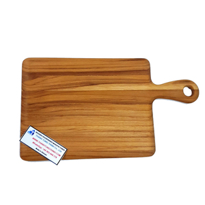Planche à découper rectangulaire en bois avec poignée, bois naturel, différentes formes, pour usage en cuisine, fabriquée au Vietnam - Product Image 6
