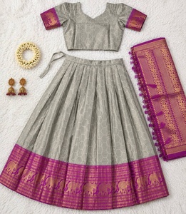 Lehenga Choli très attrayant avec dupatta pour les mariages et les festivals, provenant d'un fournisseur et exportateur indien. - Product Image 3