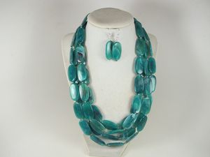 Resin Necklace Designed With Minimal Yet Attractive Artistic Look Lightweight Jewelry Suitable For Daily Wear Office Styling - Product Image 2