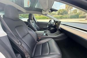 Tesla Model 3 2020 de Largo Alcance con Tracción en las Cuatro Ruedas - Product Image 4