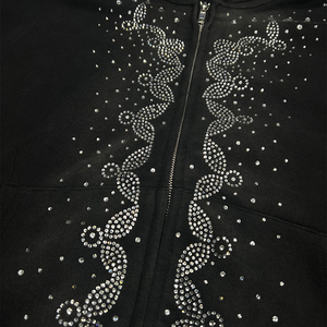 Sweat à capuche personnalisé effet délavé avec strass, design tendance, qualité supérieure, 100 % coton molletonné, style streetwear - Product Image 3