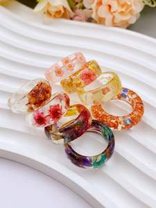 Anillos de cuerno al por mayor, impermeables, económicos, bonitos, hechos a mano, estilo animal, con arte de frutas, coleccionables - Product Image 3