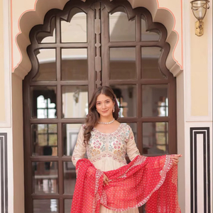 女式奶油色宇宙纹提花珍珠珠绣阿纳卡利长袍 宇宙纹珍珠珠绣长袍配围巾 - Product Image 1