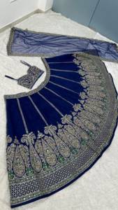 Lehenga de seda tailandesa con diseño de Dori, bordado con hilo y lentejuelas, blusa de seda tailandesa con lentejuelas, Dori y bordado con hilo, y dupatta de red. - Product Image 5