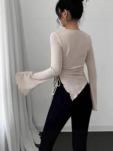 Camiseta de mujer de tela de algodón suave, corte ajustado, informal, de manga corta, cómoda, elegante, para uso diario. - Product Image 4