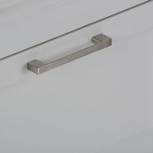Avington bianco puro cesto della biancheria per mobili da bagno - Product Image 2