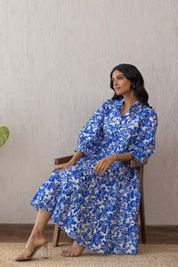BLUE & <b>WHITE</b> COTTON <b>MAXI</b> WOMEN COTTON DRESS LIGHT WEIGHT COMFORTABLE AND BREATHABLE BEAUTIFUL PRINT THAT ADD A TOUCH OF CHARM - Product Image 4