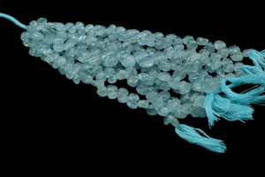 Cuentas de Aguamarina Briolette talladas a mano en forma de corazón cuentas de piedra lisas y elegantes - Product Image 2