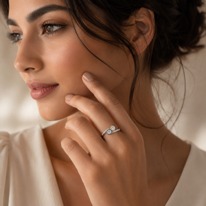 Bague solitaire de luxe sertie de diamants en or blanc |   Bague de fiançailles élégante pour femme, bijoux fins, cadeau pour elle - Product Image 4