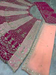 Lehenga Choli traditionnel en toile Can-Can avec broderies de sequins lourds et applications de pierres effet miroir, volume parfait, en fourrure de renard de qualité supérieure - Product Image 4