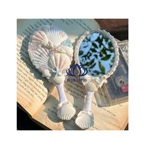 Artisanat en coquillages naturels très demandé |   Miroir et carillons en coquillages faits à la main, multi-styles - Product Image 1