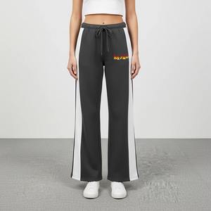 Pantalones de chándal de felpa para mujer al por mayor de fábrica, cálidos para invierno, de pierna ancha, con cordón en el tobillo, holgados, para correr - Product Image 1