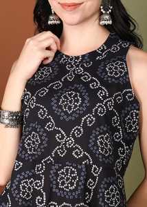Conjunto de Kurta, Pantalón y Dupatta de Algodón Negro con Estampado Bandhani, Cuello Halter, Sin Mangas, Corte en A, Secado Rápido, Protección Solar, Elegante, para Verano - Product Image 4
