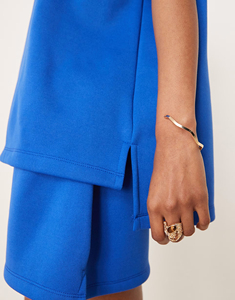 Ensemble short 2 pièces pour femme en coton 100% coupe classique, OEM/ODM, avec logo brodé personnalisé et patchs en dentelle vintage, style streetwear - Product Image 2