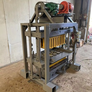 Eenvoudige Bediening Blokgietmachine Trillingsafgietsel QT4-40 Handmatige Betonblokmachine In Afrika - Product Image 5