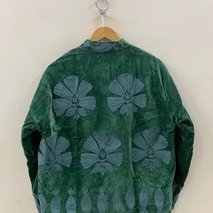 Chaqueta Bordada Suzani de Terciopelo Hecha a Mano, Estilo Bohemio, Étnico, Vintage, para Mujer - Product Image 2