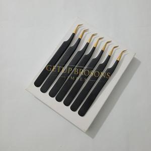 Pince à épiler pour extensions de cils en acier inoxydable dentelé à 45 degrés, revêtement noir mat, poignée dorée, logo personnalisé, beauté - Product Image 2