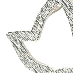 Collier ouvert texturé feuille de lierre, pendentif élégant doré de taille moyenne, bijou pour femme, accessoire de mode haut de gamme avec motif naturel - Product Image 4