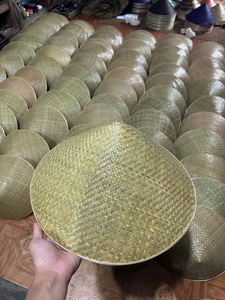 Sombrero Cónico de Hoja de Palma con Marco de Bambú Natural, Diseñado para Protección Solar, Decoración y Comercio de Exportación - Product Image 3
