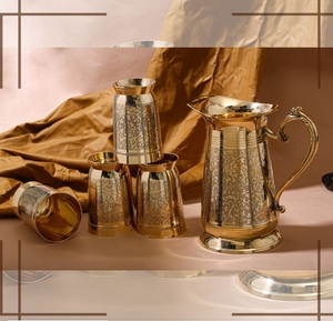 Ensemble carafe et verres en laiton de luxe Heritage pour 2 personnes, réutilisable, lavable, antidérapant, portable, multifonction, cadeau pour hôtel, restaurant, mariage - Product Image 1