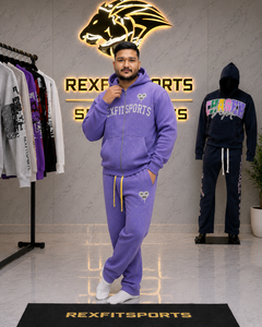 Ensemble de survêtement personnalisé pour homme, violet, avec motif graphique, en molleton premium, comprenant un sweat à capuche zippé et un pantalon de jogging, imprimé sur toute la surface, style streetwear, marque privée - Product Image 3